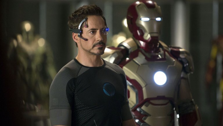  Robert Downey