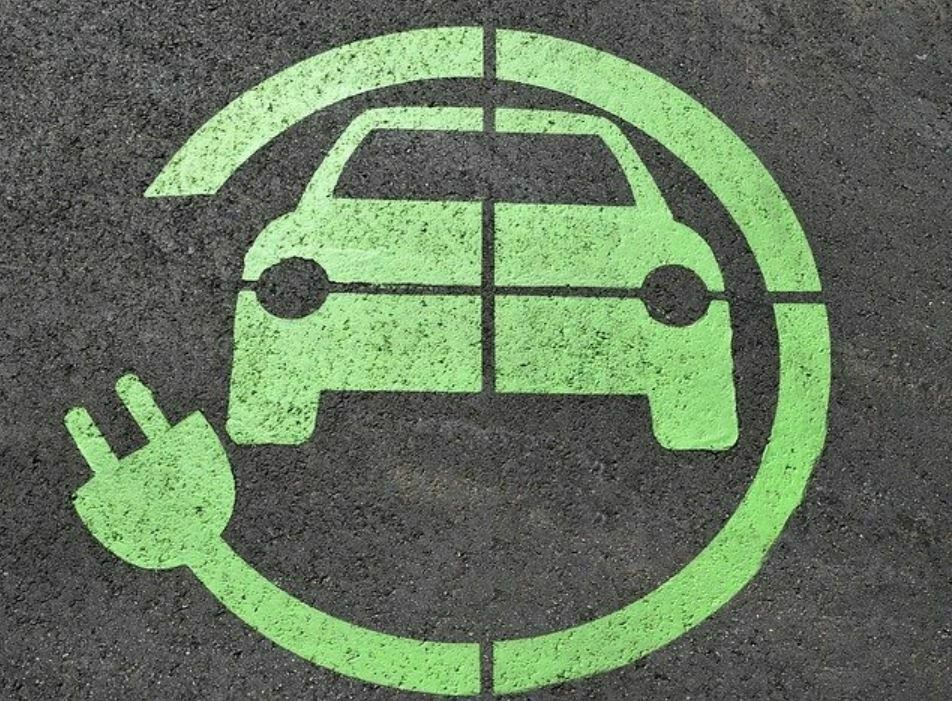 Clean Electric Roads: How We Can Benefit From Them 6
