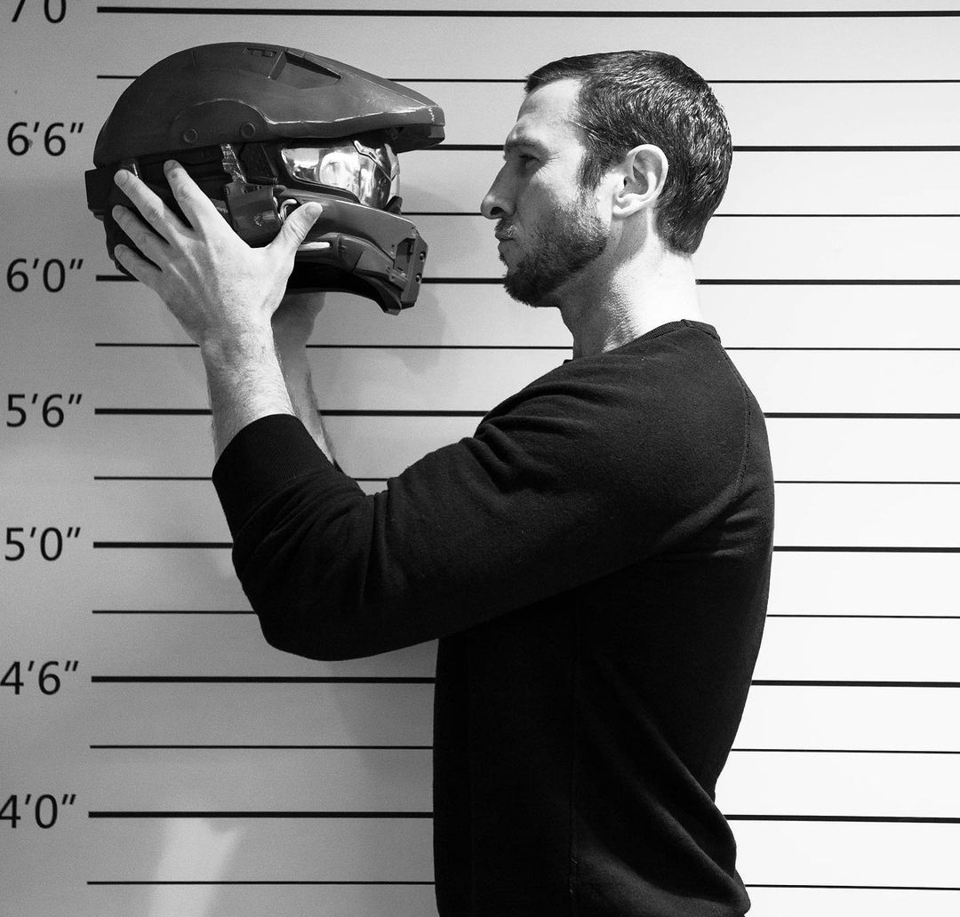 Pablo Schreiber with the Master Chief Helmet