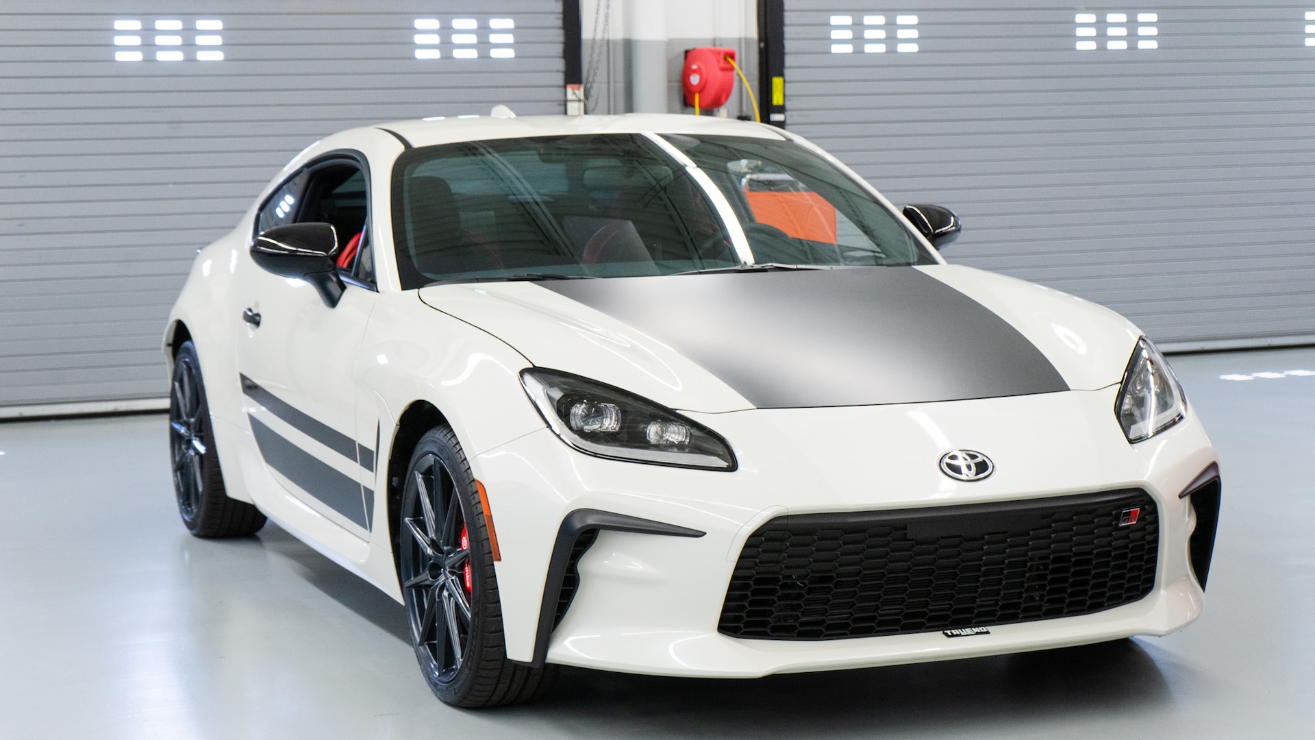 Toyota Unveils Limited Edition Trueno-Inspired GR86 – A Sports Car Lover’s Dream! 17