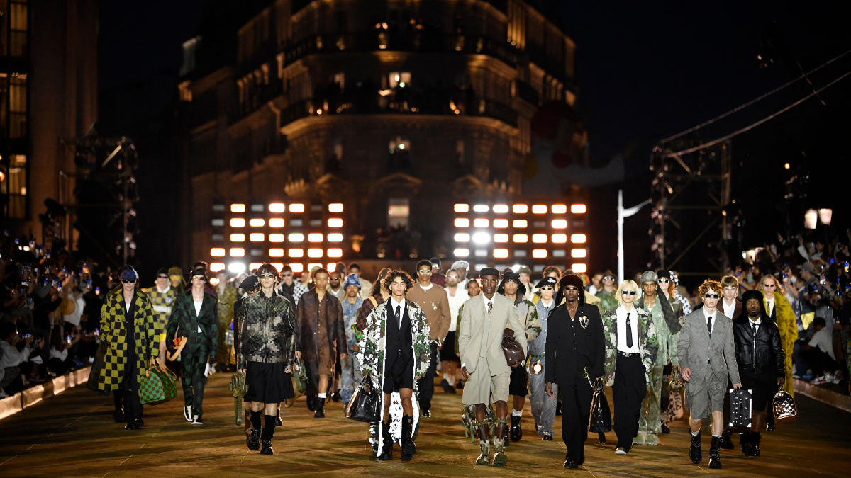 Pharrell's Vuitton show attended star-studded, the destination fashion show is worth talking about. 20