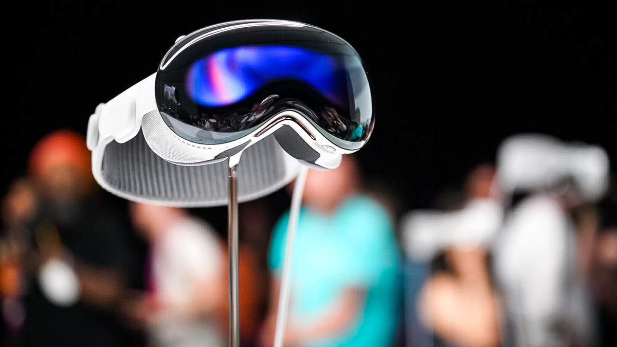 Developers Can Build Vision Pro Apps: Design Cutting-Edge, Immersive VR Experiences with the VisionOS SDK 30