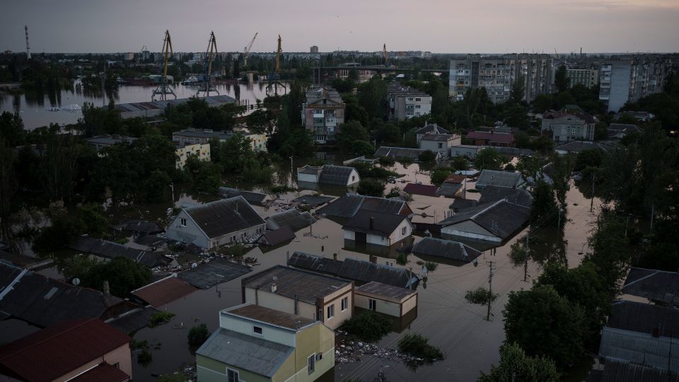 16 Dead in Dam Collapse Devastates Ukrainian Town - Tragic Aftermath Revealed! 13