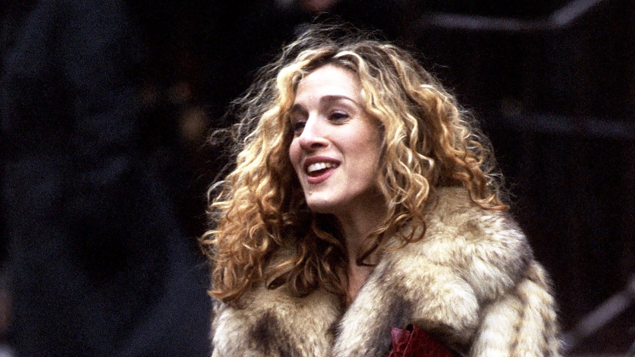 Sex and the City' Makes History: Find Out Carrie Bradshaw's New Milestone Fashion Moment 9