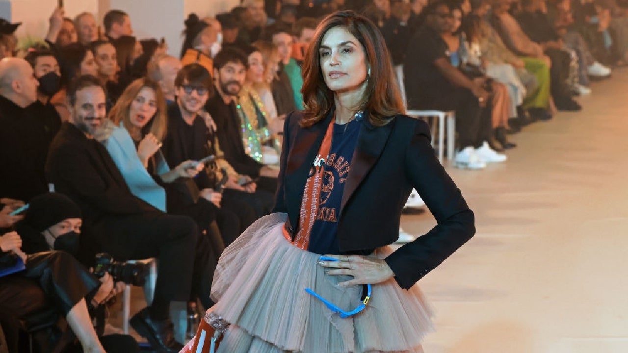 Pharrell's Vuitton show attended star-studded, the destination fashion show is worth talking about. 23