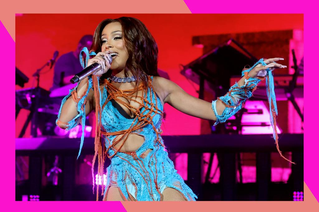 Doja Cat Reveals Thrilling 2023 'Scarlet Tour' with Ice Spice - Get Your Tickets Now! 13