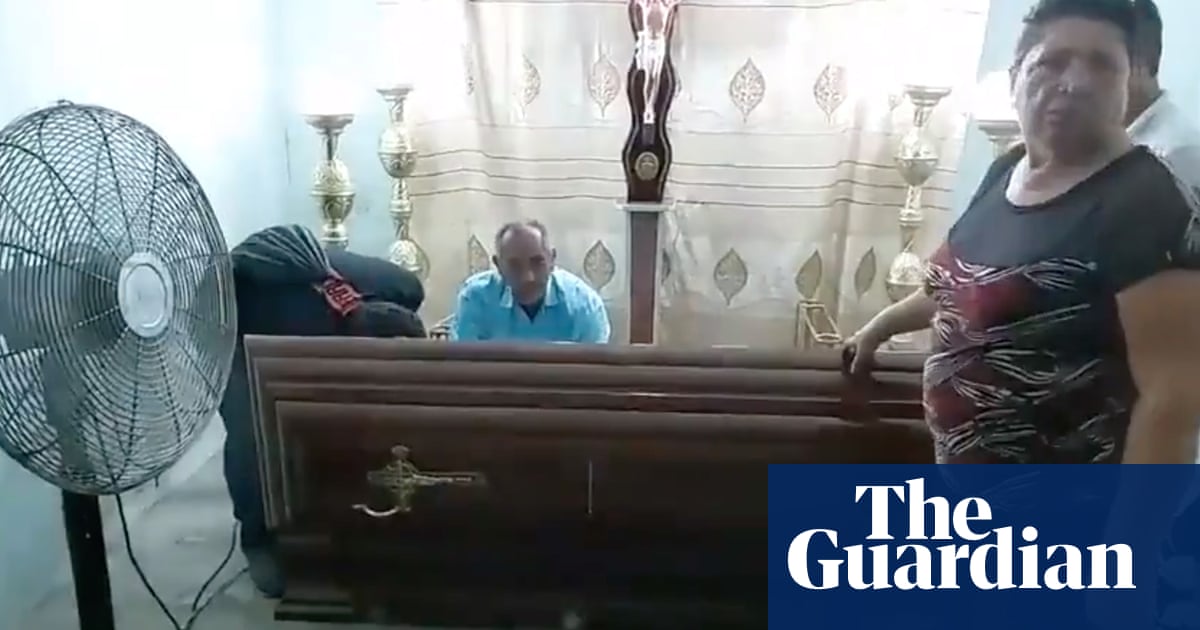 Woman knocks on own coffin, dies, but what happened next will leave you shocked! 16