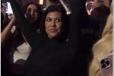 Kardashian's Epic Pregnancy Reveal at Blink-182 Gig: Fans Go Crazy Over Iconic Homage! 25