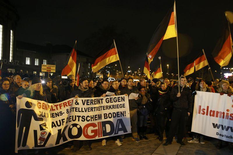 Migrants' Plea for Help Disputed: The Shocking Truth Behind the Controversy! 14