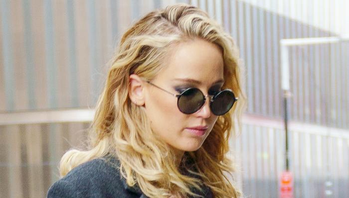 Travel in Style Like Jennifer Lawrence: Tips and Tricks to Look Chic and Comfortable! 15