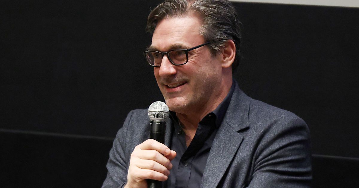 Mad Men's Jon Hamm finds love with Anna Osceola as he pops the question! 21
