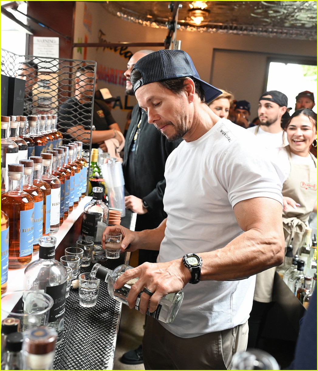 Mark Wahlberg Bartends in Chicago and Creates a Stir with His Tequila Brand Flecha Azul 18