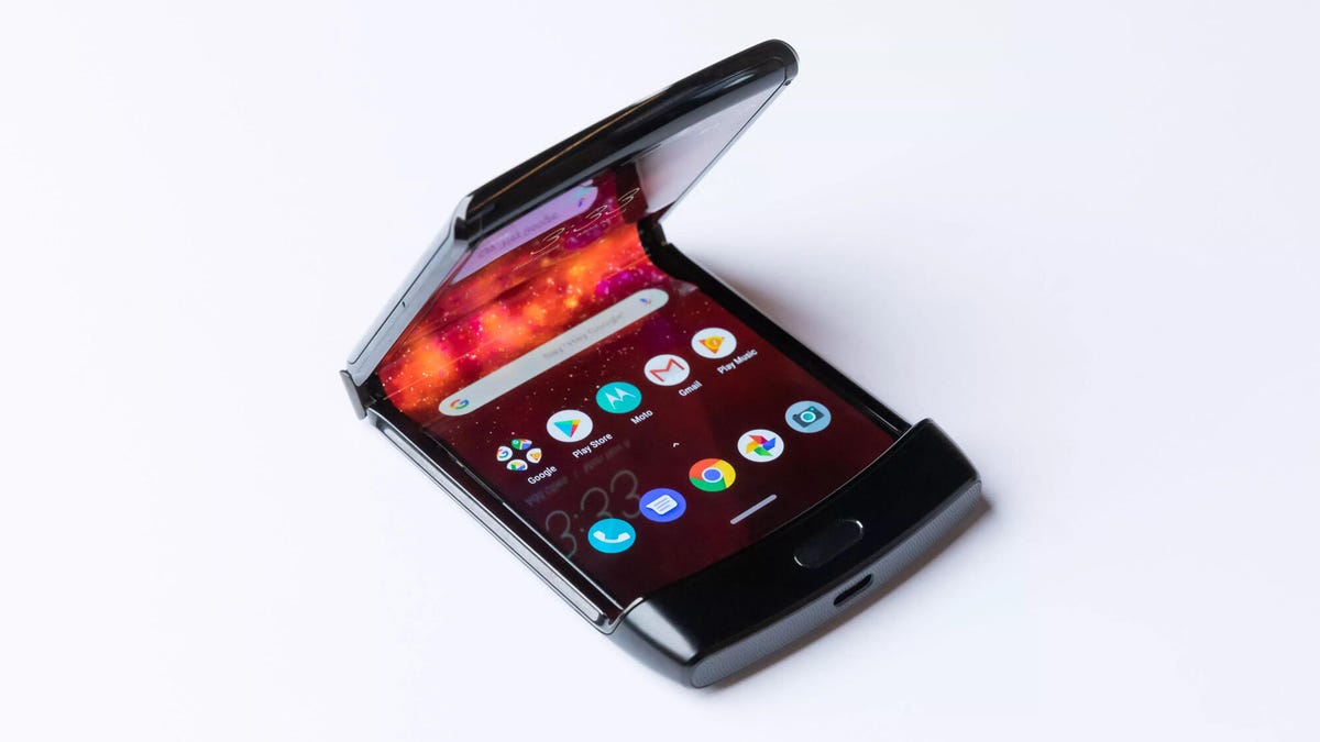 Get the Perfect Flipphone: Motorola Razr or Samsung Galaxy: Choose Your Pick Today! 17