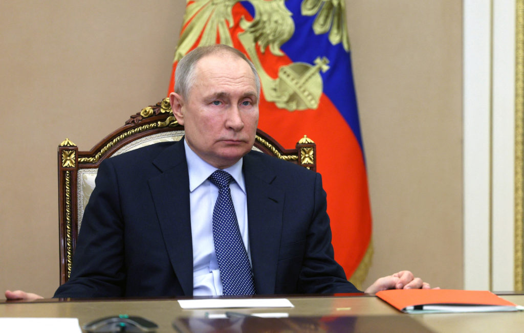 Putin confirms Belarus receives nuclear weapons: Global concerns over possible escalation! 27