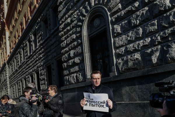 Navalny Defiant as New Trial Nears: Will He Prevail Against Putin's Regime? 12