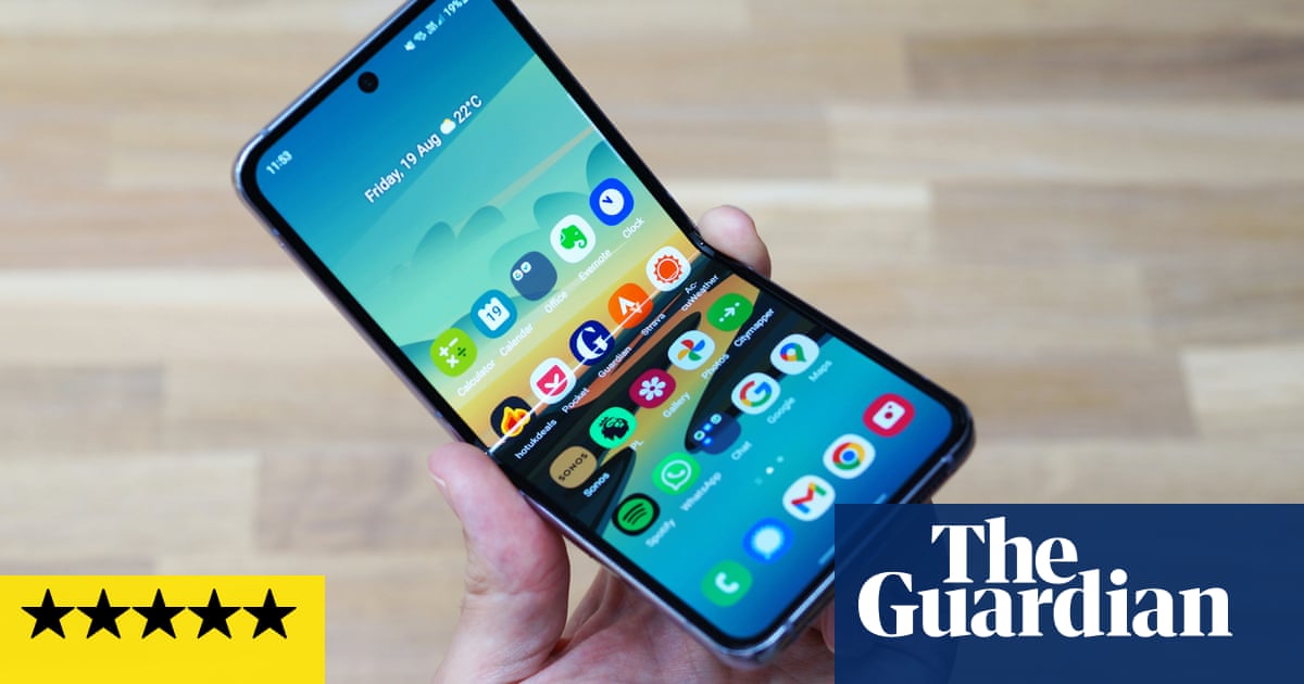 Samsung Fold and Flip Flatten the Competition with Cutting-Edge Technology and Immersive Experience 12