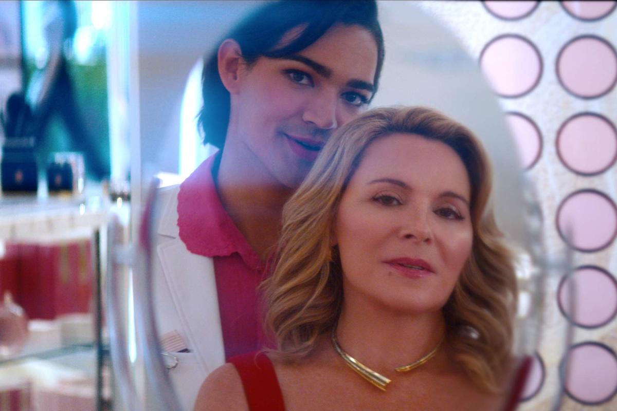 Ivan Hernandez can't contain his enthusiasm for Kim Cattrall's return to 'And Just Like That...' 10