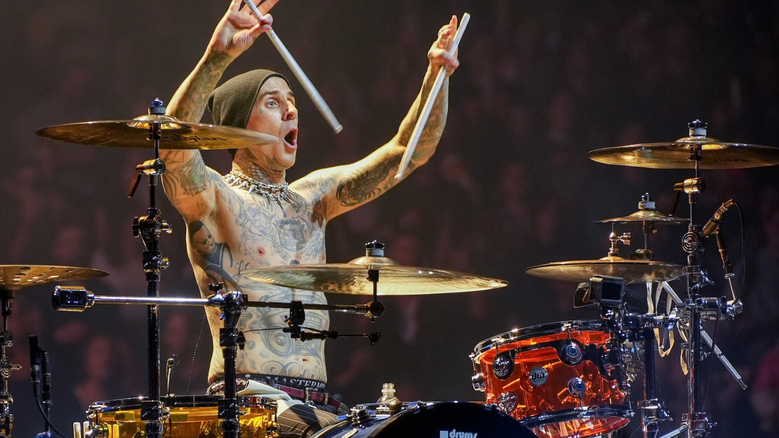Kardashian surprising pregnancy announcement with Travis Barker at Blink-182 concert leaves fans ecstatic. 16