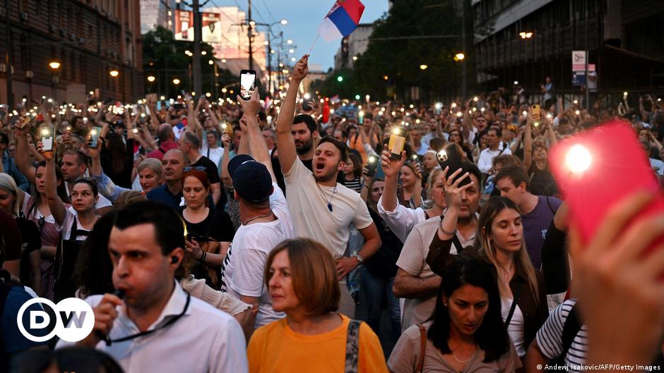 Protesters Demand Vucic's Resignation: Massive Demonstrations Shake Serbia Amidst National Crisis. 11