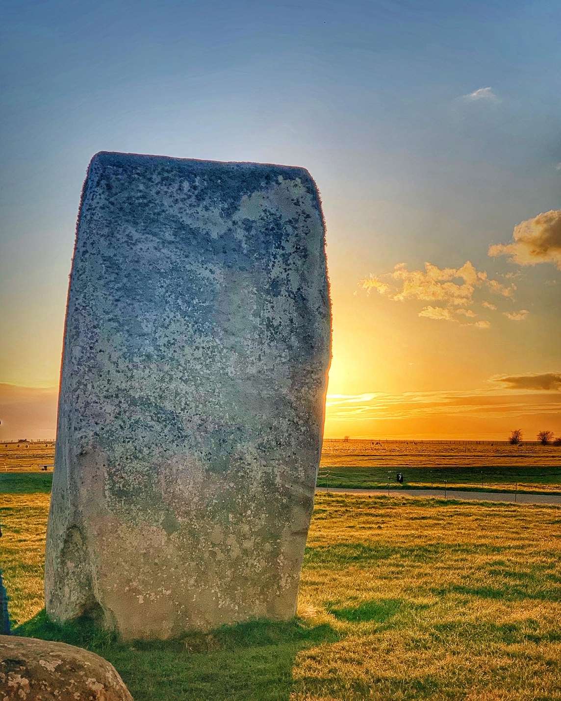 Stonehenge Sunrise Visitors Photos: Capturing the Magical Atmosphere of this Prehistoric Monument 17