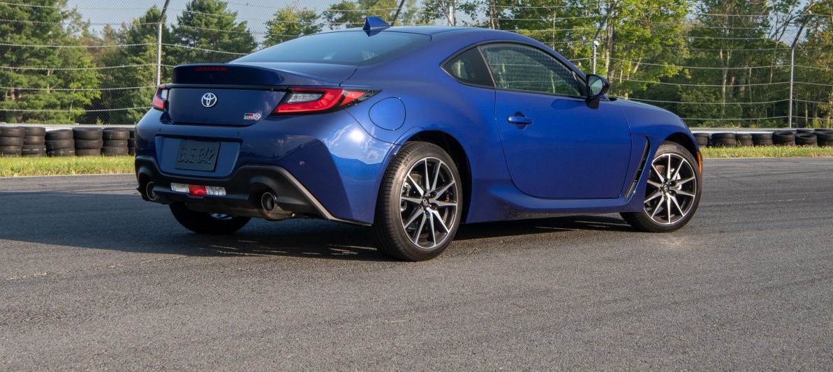 Toyota Unveils Limited Edition Trueno-Inspired GR86 – A Sports Car Lover’s Dream! 15