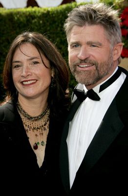Who is Treat Williams' wife Pam Van Sant? Explore their love story, family life, and careers. 15