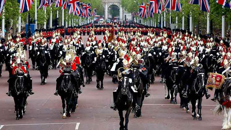 King's Trooping Birthday on Horseback: A Majestic Display of British Tradition and Military Excellence! 12