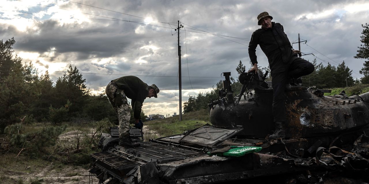 Ukraine Captures Russian Tanks and Advances - Latest Developments in the Ongoing Conflict! 13