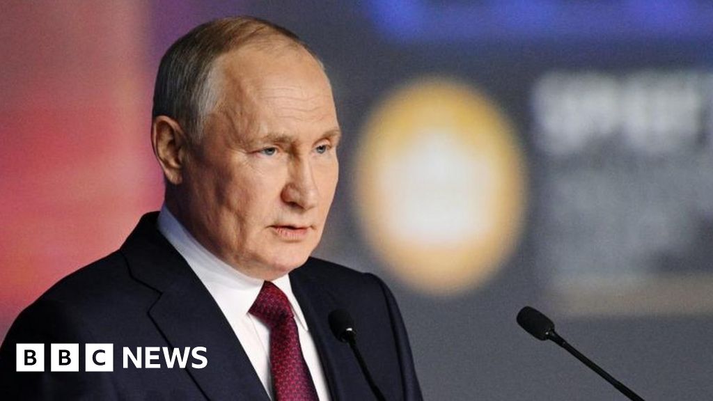Putin confirms Belarus receives nuclear weapons: Global concerns over possible escalation! 21