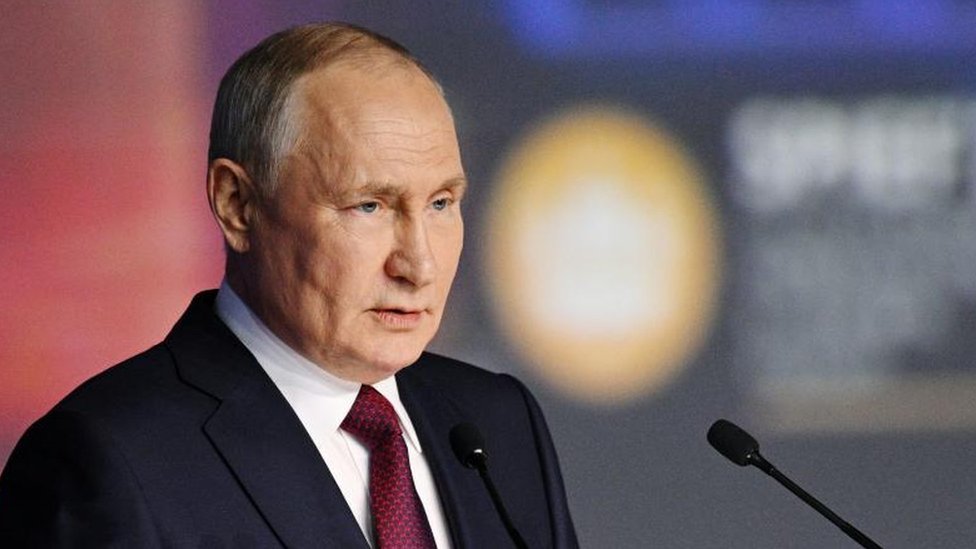 Putin confirms Belarus receives nuclear weapons: Global concerns over possible escalation! 24