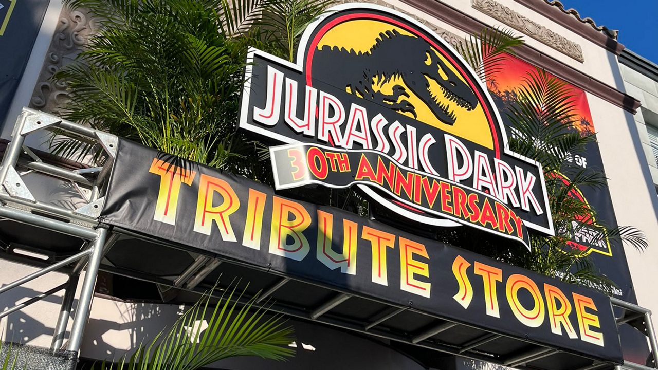 Explore the Jurassic World- Universal Orlando Resort Celebrates 30th Anniversary of Jurassic Park! 27