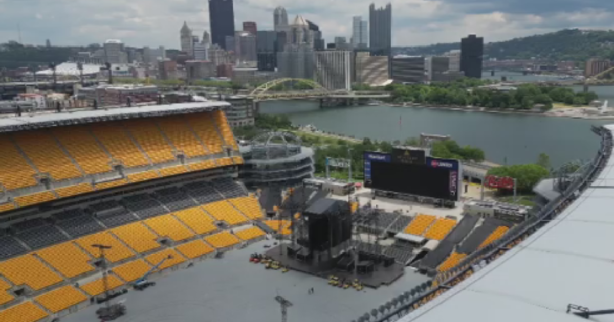 Swift Brings Sold-Out Tour to Shocking Heights, Potentially Boosting Local Economy by $4.6 Billion! 13