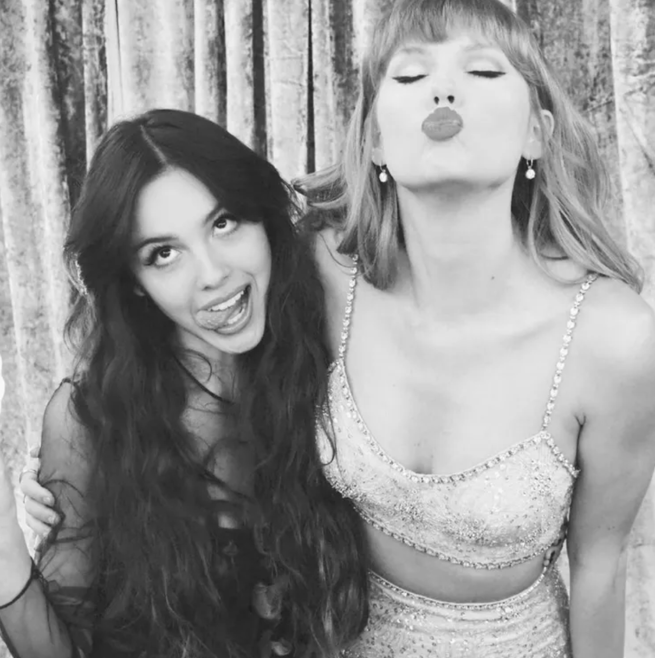 Taylor Swift & Olivia Rodrigo Drama: The Shocking Truth Behind their Alleged Feud 15