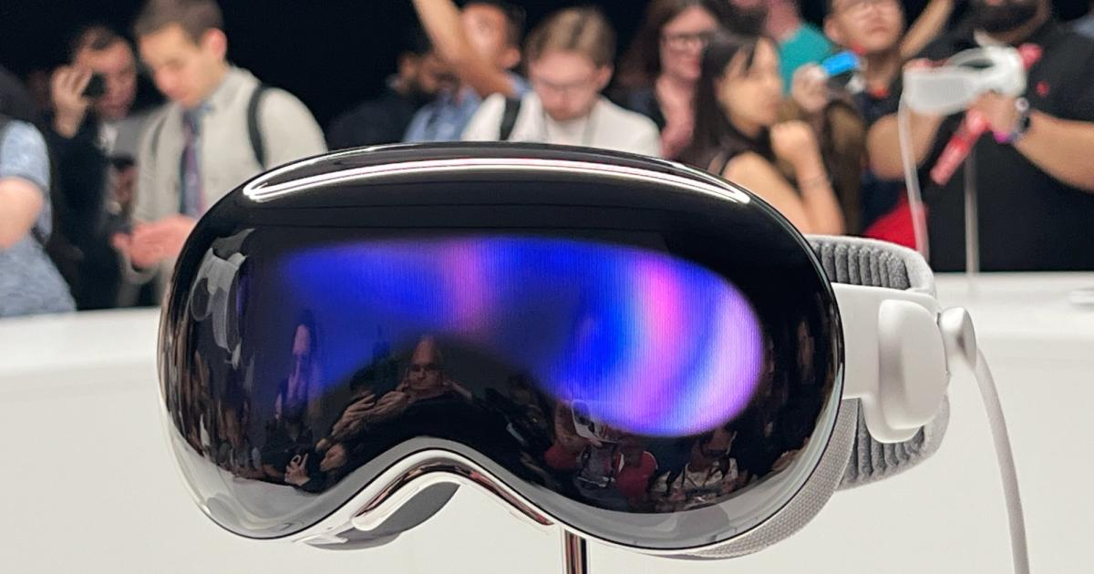 Apple's Vision Pro Requires Appointment: Experience the Future of Immersive Technology Now! 18