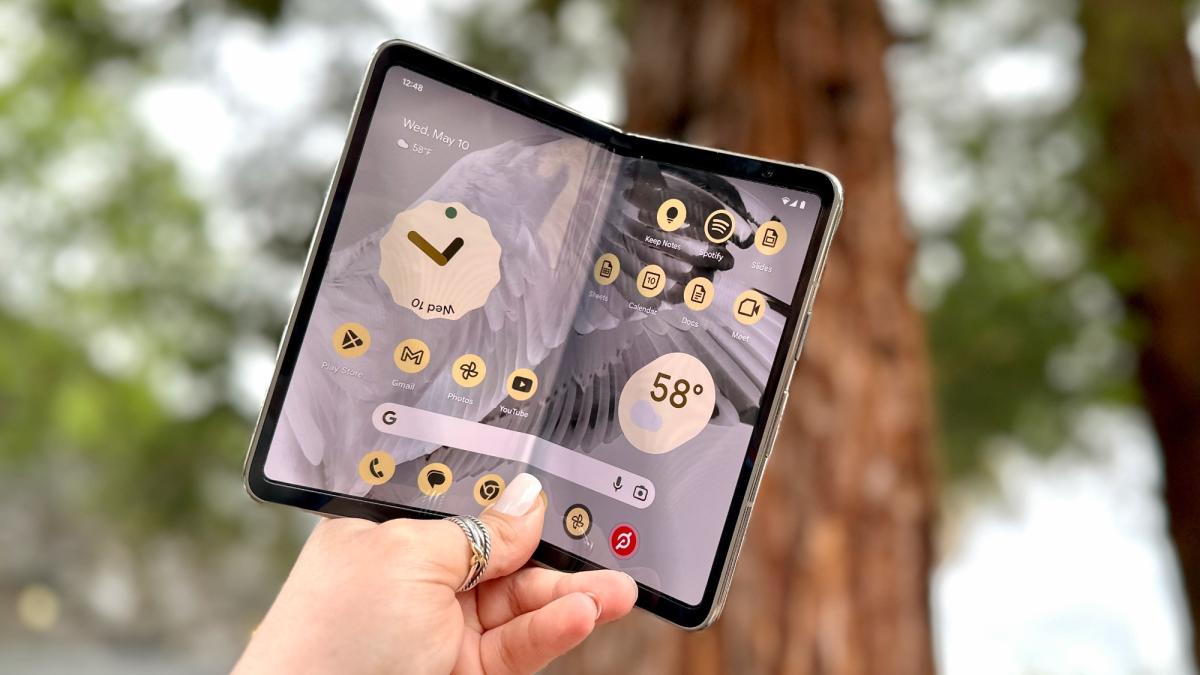 Pixel Fold tempts iPhone users with Apple's upcoming foldable device plans unveiled! 12