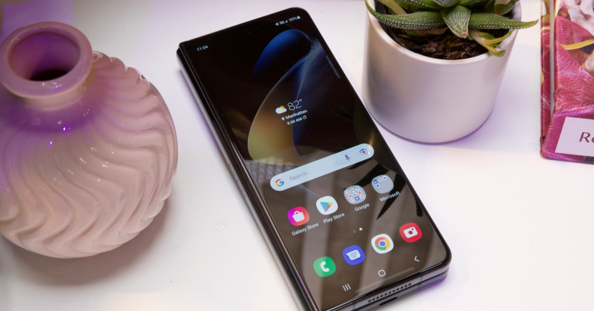 Pixel Fold tempts iPhone users with Apple's upcoming foldable device plans unveiled! 13