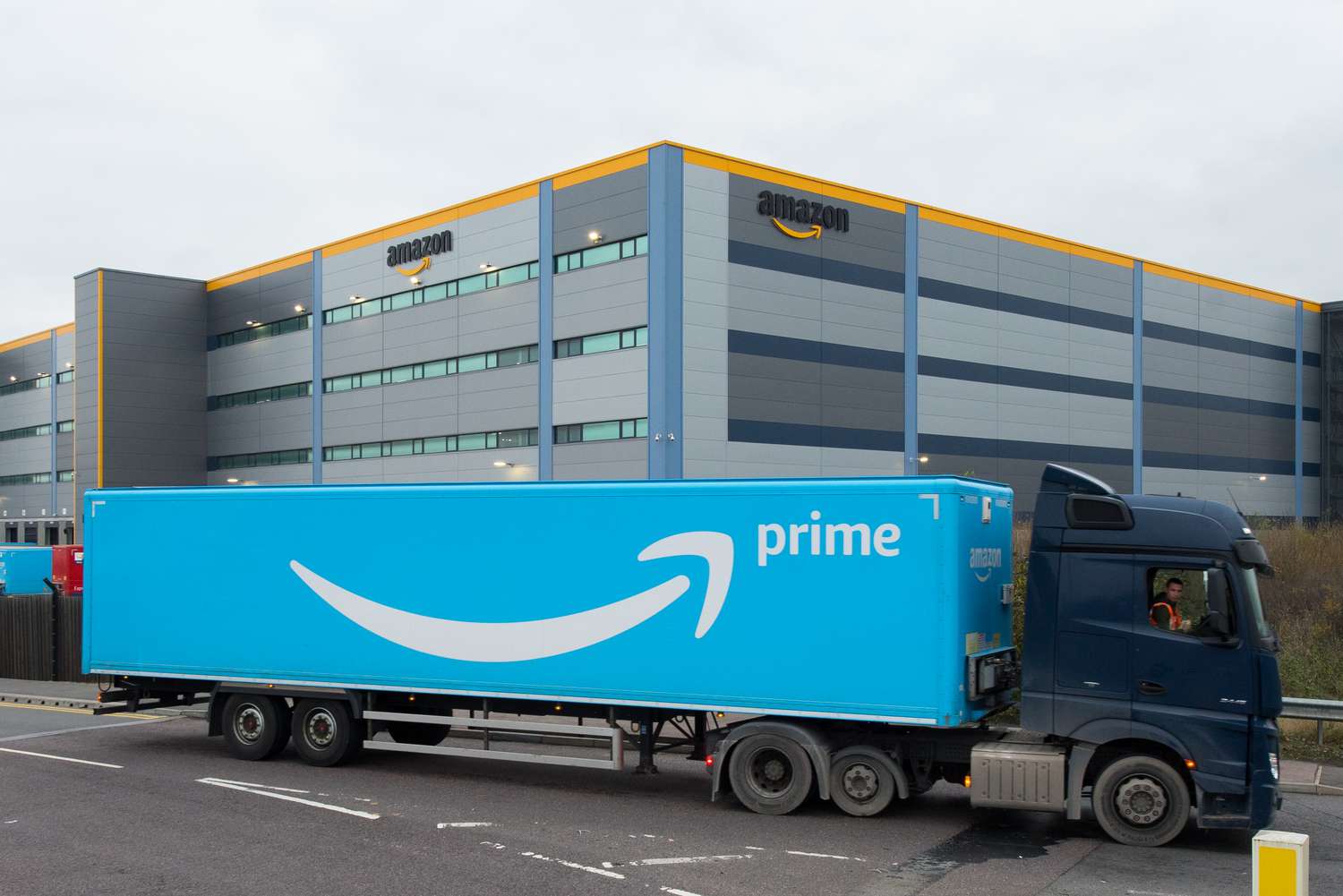 Amazon Prime Day sales slump: Unveiling the shocking truth behind the decline! 14