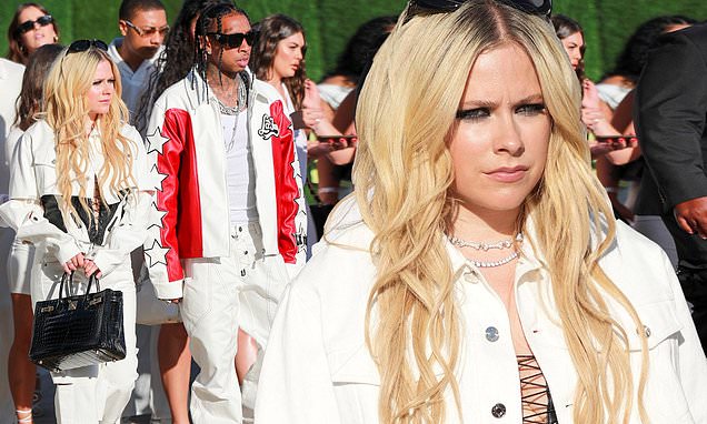 Avril Lavigne and Tyga: Are They Secretly Rekindling Their Relationship in a Surprising Twist? 14